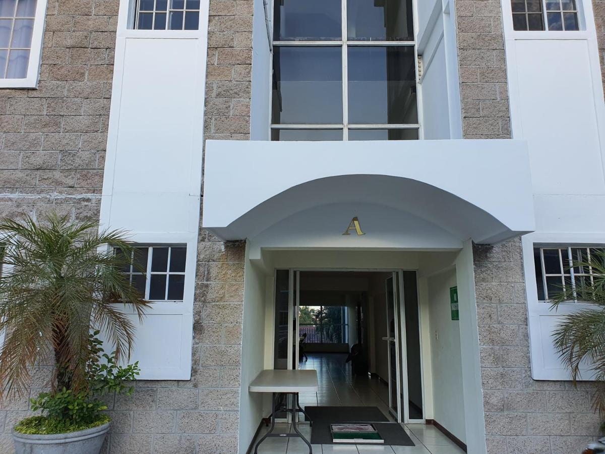 Appartamento San Benito Flats Wifi 50Mg - 4 Huespedes - Parqueos San Salvador Esterno foto