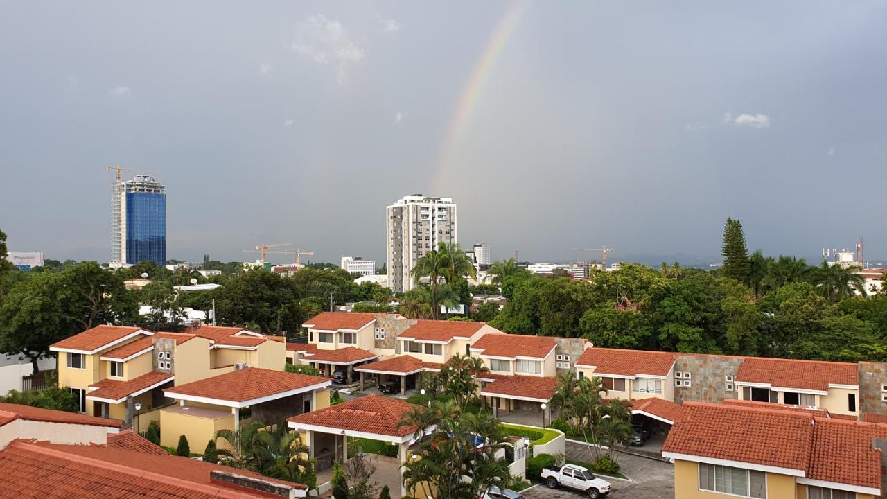 Appartamento San Benito Flats Wifi 50Mg - 4 Huespedes - Parqueos San Salvador Esterno foto