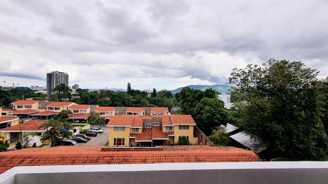 Appartamento San Benito Flats Wifi 50Mg - 4 Huespedes - Parqueos San Salvador Esterno foto